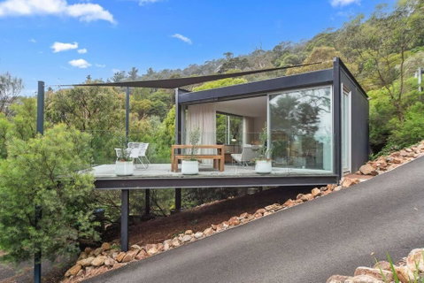 Modern Studio With Sweeping Views - Goulburn Accommodation 3