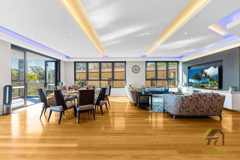 Modern Summer Palace In Epping - Goulburn Accommodation 0