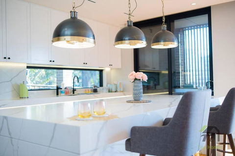 Modern Summer Palace In Epping - Goulburn Accommodation 1