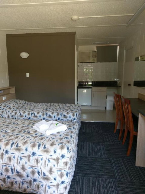 Motel Monaco - Goulburn Accommodation 3
