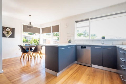 Near The CBD Perfect For Large Groups & Parking - Goulburn Accommodation 2