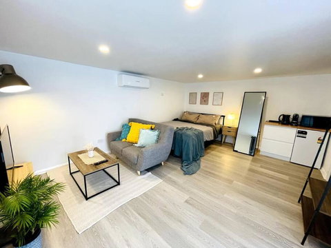 Newly Renovated Contemporary Private Studio Near Hobart CBD And Airport - Goulburn Accommodation 0