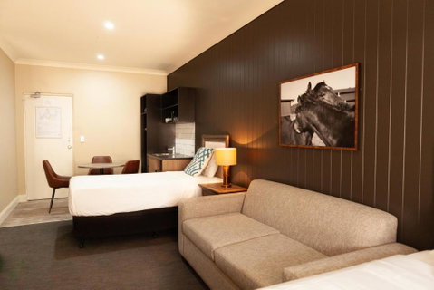 Nightcap At Archer Hotel - Goulburn Accommodation 2