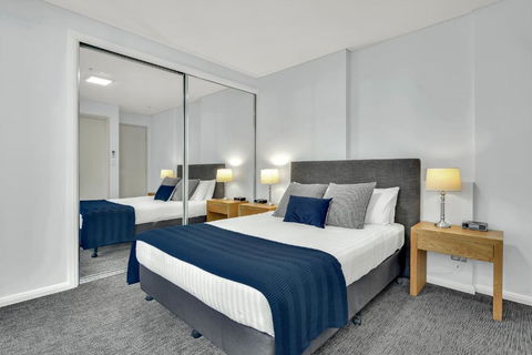 North Sydney Large Two Bedroom MIL2302 - Goulburn Accommodation 1