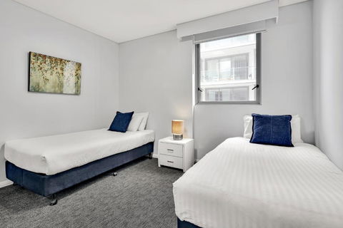 North Sydney Large Two Bedroom MIL2302 - Goulburn Accommodation 2