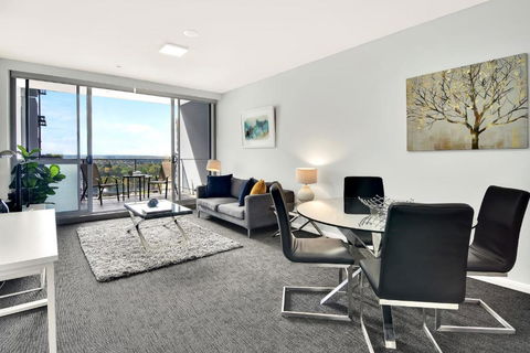 North Sydney Large Two Bedroom MIL2302 - Goulburn Accommodation 0