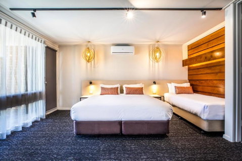 Nightcap At Gateway Hotel - Goulburn Accommodation 1