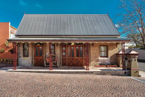 Old Bank Boutique Hotel - Goulburn Accommodation 0
