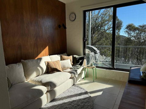 One Cedarwood - Petite Challet Falls Creek - Goulburn Accommodation 2