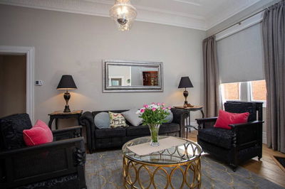 Oxbridge- period home in central Goulburn