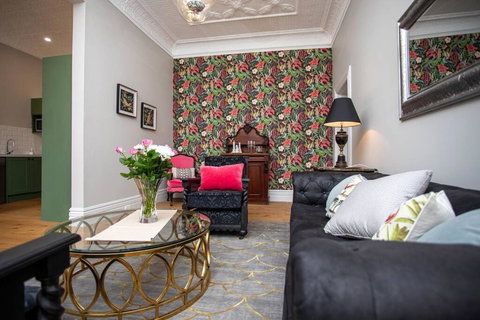 Oxbridge- Period Home In Central Goulburn - Goulburn Accommodation 3