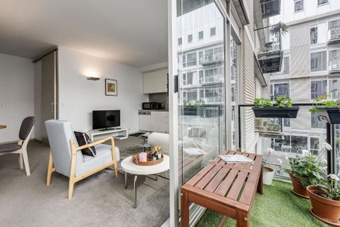 Parade Place - A Central Balcony Stay - Goulburn Accommodation 0