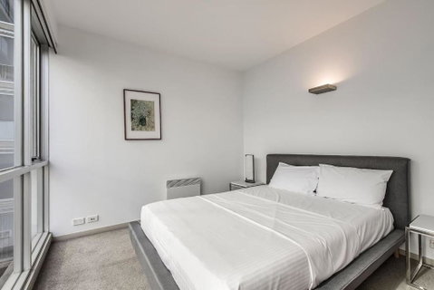 Parade Place - A Central Balcony Stay - Goulburn Accommodation 3