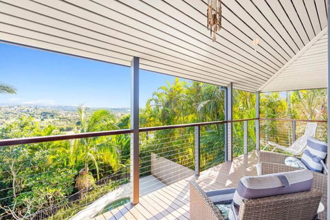 Paradise Palms - Resort Retreat With Panoramic Views - Goulburn Accommodation 3