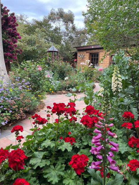 Patricias Garden Studio - Goulburn Accommodation 0