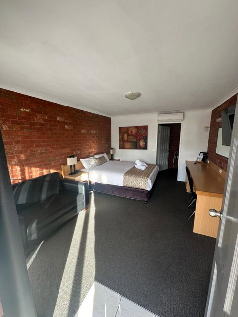Pevensey Motor Lodge - Goulburn Accommodation 2