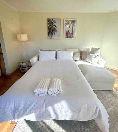 Perfect Manly Retreat, In The Heart Of Manly, Family & Couple Friendly Apartment With CAR SPOT - Goulburn Accommodation 3