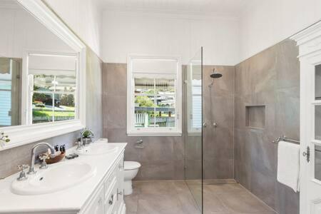Pet Friendly Family Home In Brisbane - Relocations And Family Stays - Fast Internet - Parking - Netflix - Goulburn Accommodation 2