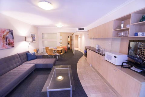 PI702 - Ideally Located Sydney CBD - Goulburn Accommodation 0