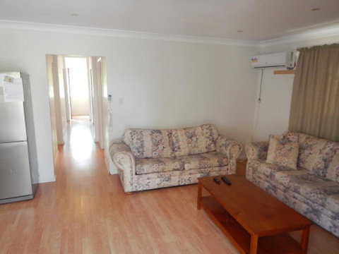 Pine Cottage - Goulburn Accommodation 1