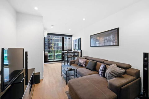 PM Residences - Modern Luxury 2BR Apt W Parking - Goulburn Accommodation 1