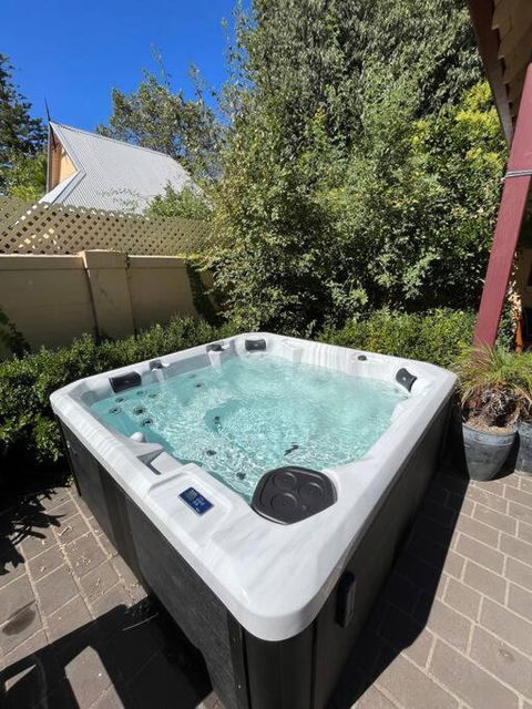Porters Cottage Oasis - Goulburn Accommodation 1
