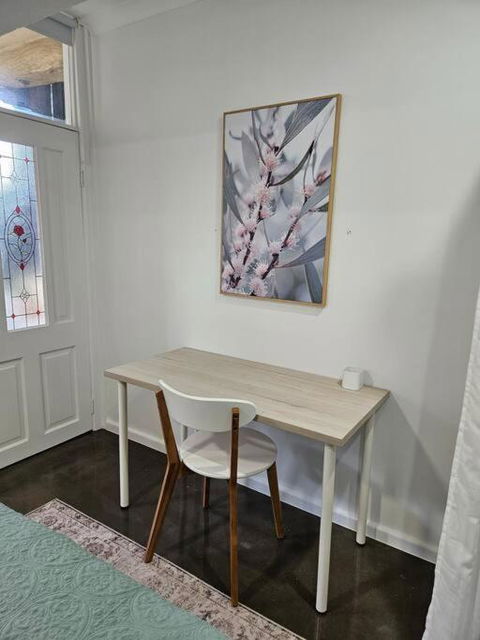 Prime Location: Just Steps Away From Oxford Street - Goulburn Accommodation 3
