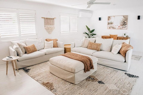 Prime Location With Pool - Walk To Coolum Beach - Goulburn Accommodation 1