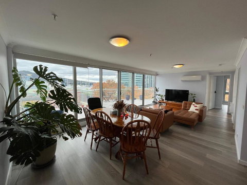 Private Room With Ensuite In The CBD - Goulburn Accommodation 0