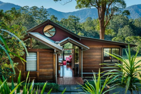 Promised Land Retreat - Goulburn Accommodation 0