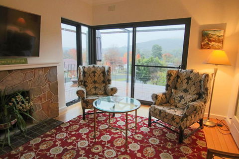 Queen On Randle - Goulburn Accommodation 1