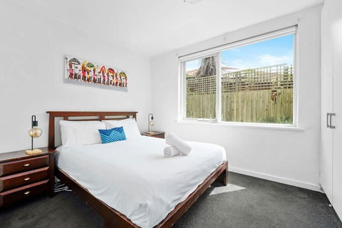 Quiet And Peaceful Beachside 1BR Retreat W Parking - Goulburn Accommodation 2