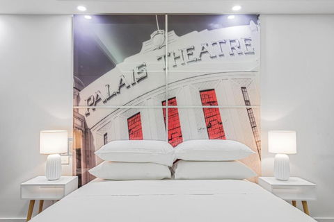 Quirky Studio With Sleek Decor In St Kilda - Goulburn Accommodation 2