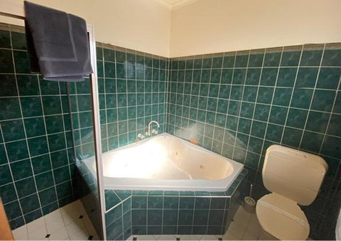 Railway Hotel Motel Peterborough - Goulburn Accommodation 2