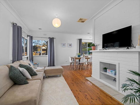 Read Place Retreat - Goulburn Accommodation 1