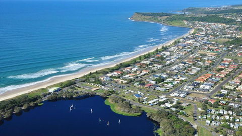 At The Beach - Lennox Head - Goulburn Accommodation 2