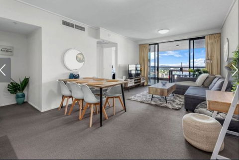 AU1 - Long Stay W Balcony RiverViews Fast WiFi - Goulburn Accommodation 1