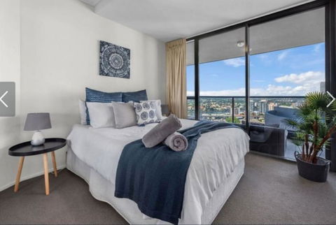 AU1 - Long Stay W Balcony RiverViews Fast WiFi - Goulburn Accommodation 3