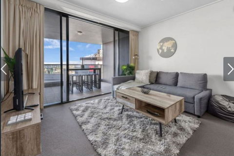 AU1 - Long Stay W Balcony RiverViews Fast WiFi - Goulburn Accommodation 0