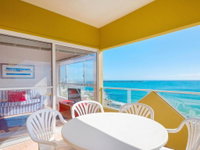 Avalon 4 - right across the road from convent beach - uninterrupted views