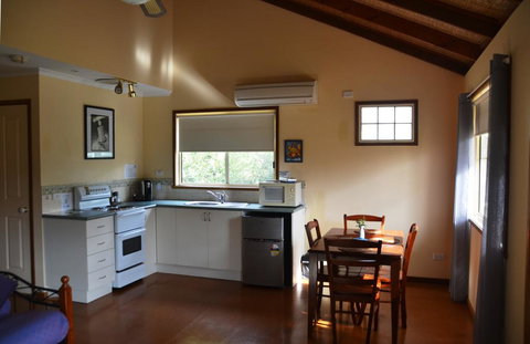 Avoca Cottages VICTORIA - Goulburn Accommodation 3