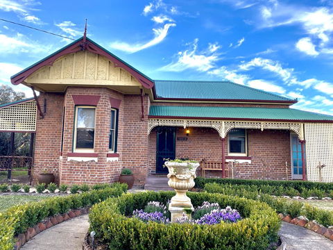 Avoca House - Circa 1900 Gorgeous Federation Home - Goulburn Accommodation 1