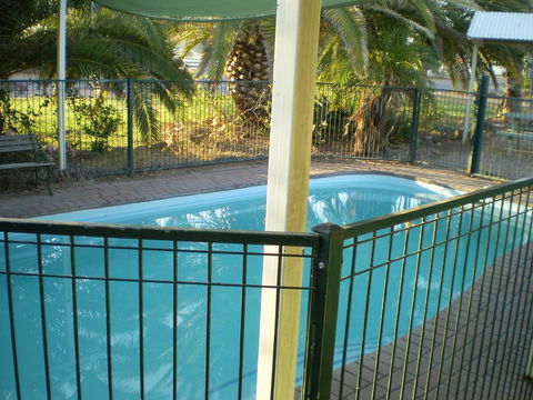 Banjos Overnight And Holiday Units - Goulburn Accommodation 2