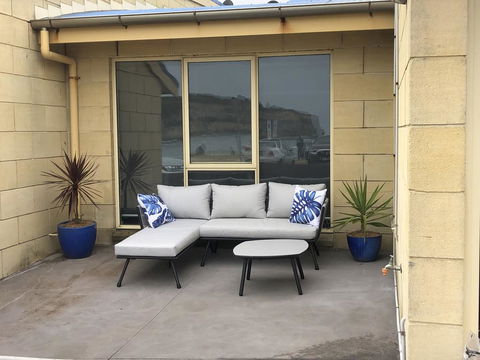 Bayview No 2 - Next To The Beach - Goulburn Accommodation 3