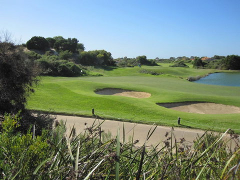 Beach And Golf Hideaway - Goulburn Accommodation 1