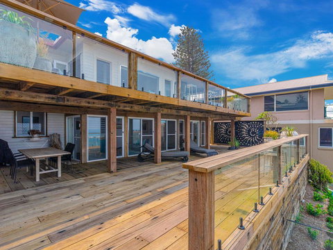 Beach Shack On Main Yamba Magnificent Views Photos Available Shortly Free WiFi - Goulburn Accommodation 3