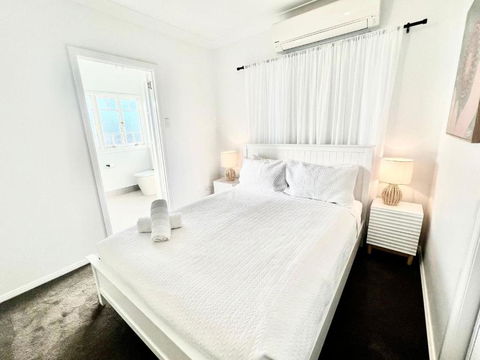 Renovated Queenslander - Upstairs 2km To Stadium - Goulburn Accommodation 2