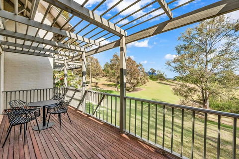 Refreshing Valley Escape - Goulburn Accommodation 0