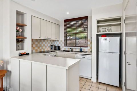 Refreshing Valley Escape - Goulburn Accommodation 3