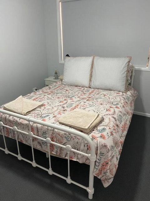 Relax On Ross - Goulburn Accommodation 2